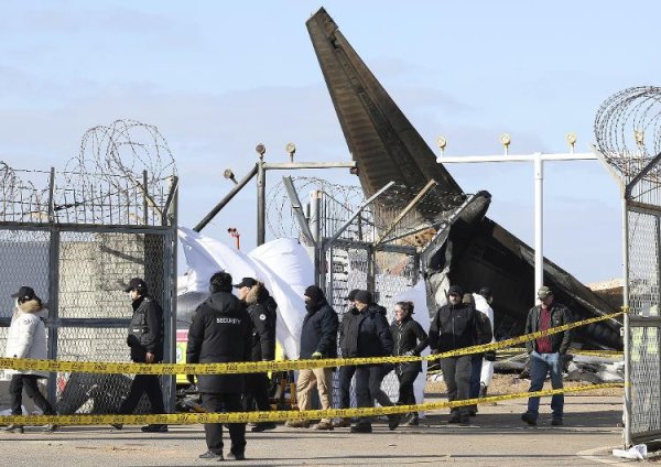 赢正通 179人遇难，韩国警方对15名济州航空空难事故相关责任人立案调查