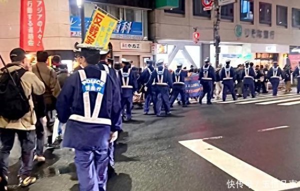 易投投 抗议声浪席卷日本！民众怒斥美日军事合作威胁和平，拒绝战争！